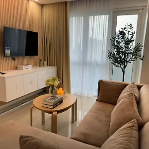 Aparthotel 100 West Makati, Makati City