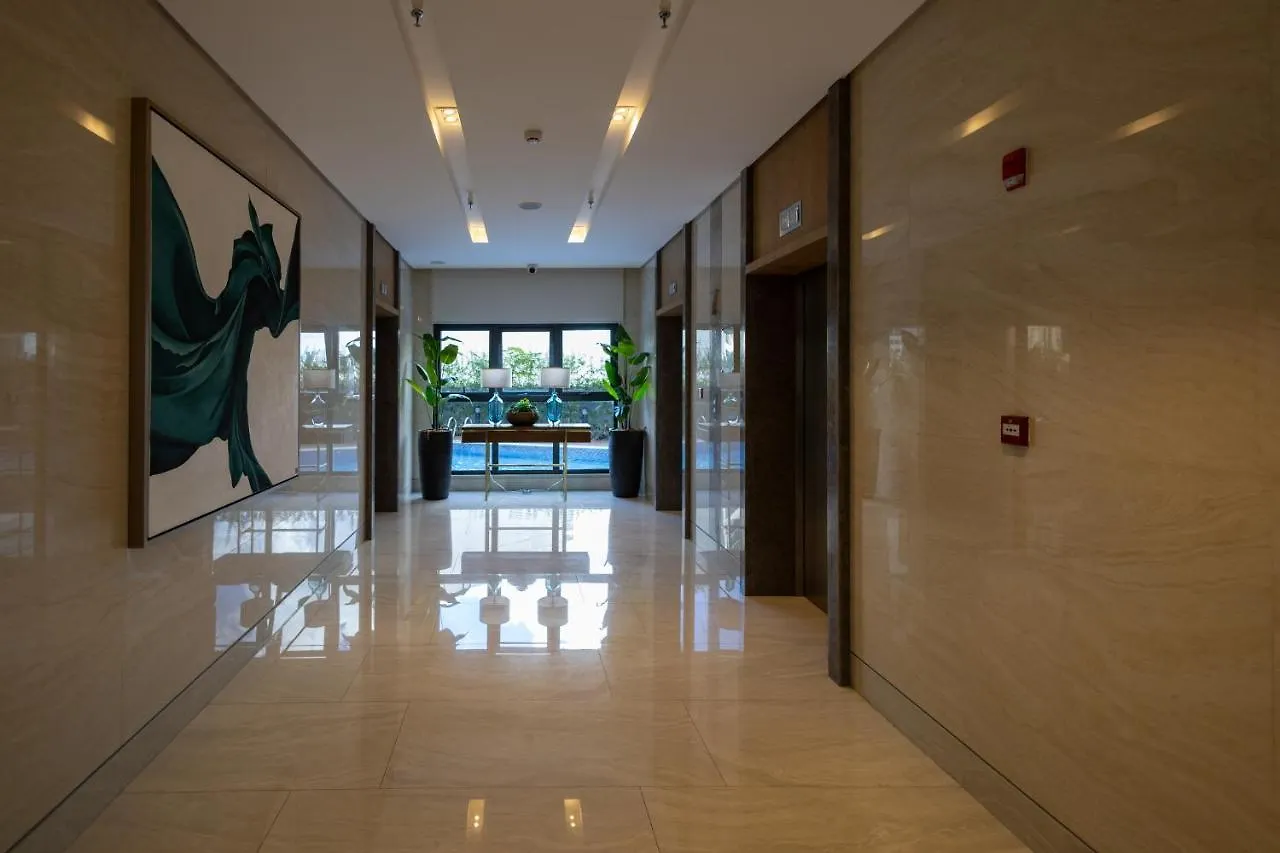 Aparthotel Lush Residences Makati Makati City