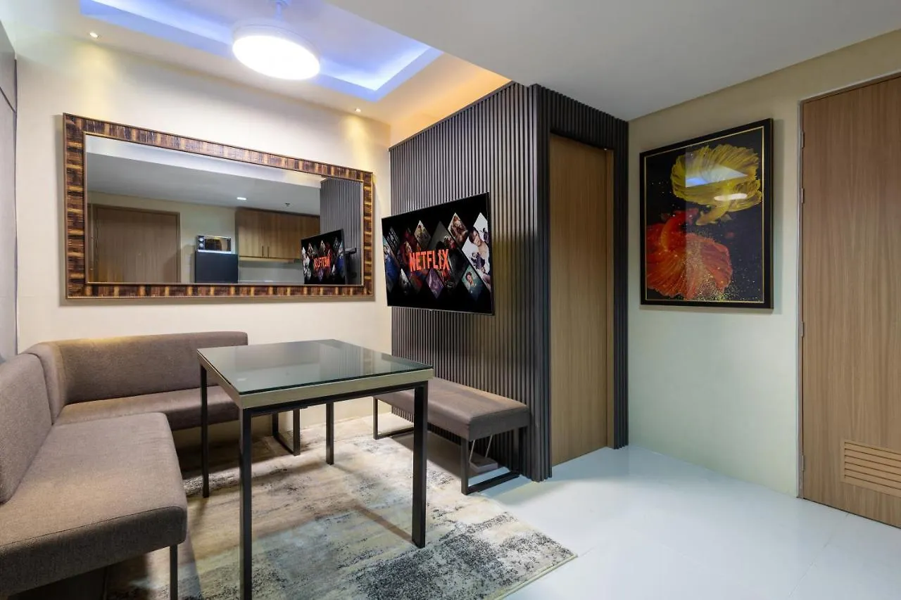 Lush Residences Makati Makati City 4*,