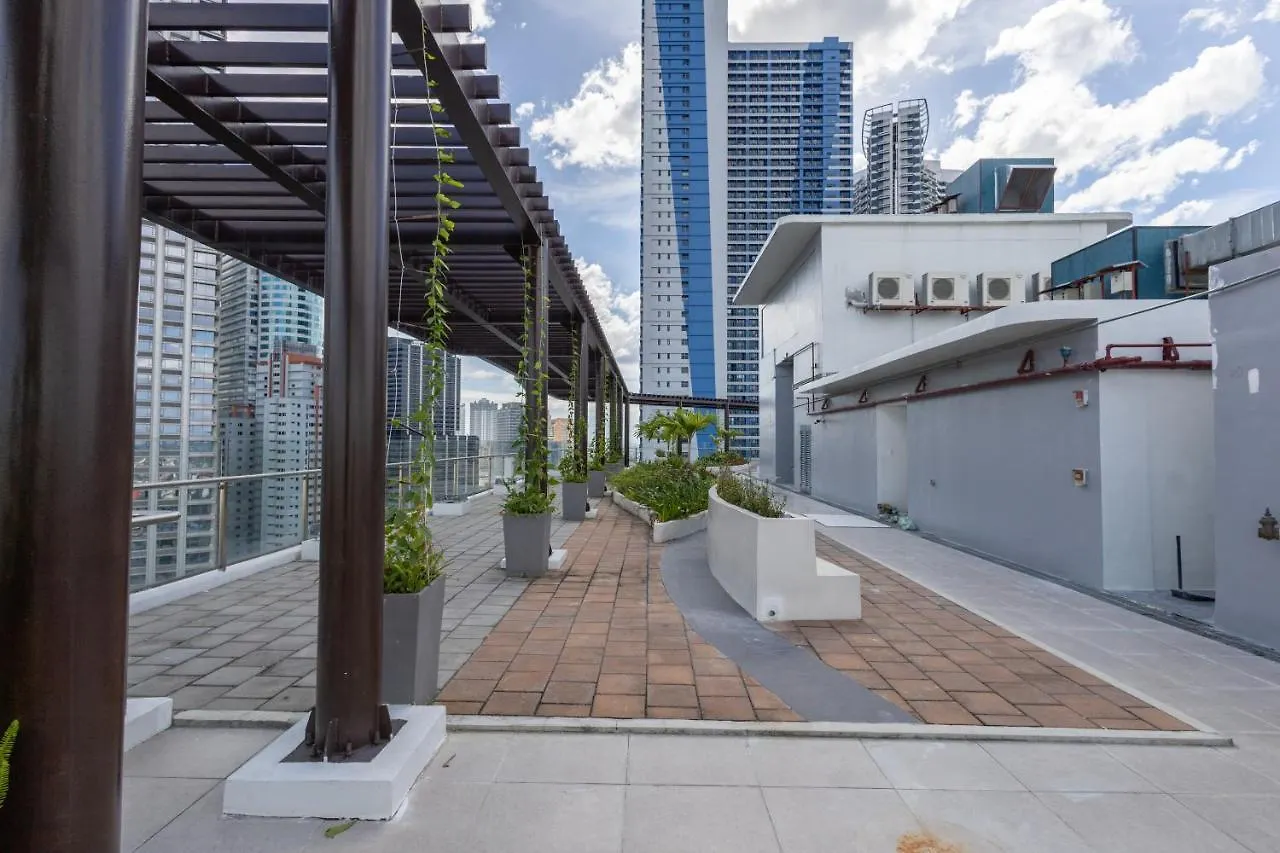 Lush Residences Makati Makati City 4*,